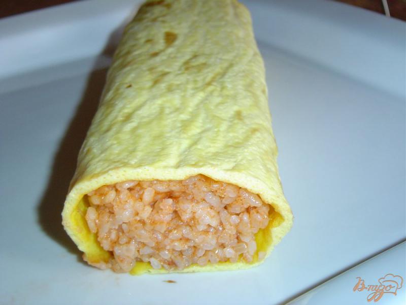Фото приготовление рецепта: Японский завтрак - омлет с рисом шаг №7
