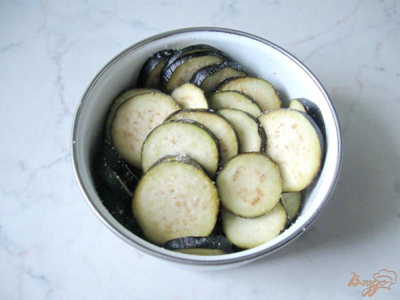Фото приготовление рецепта: Баклажаны в кисло-сладкой карамельной заливке шаг №3