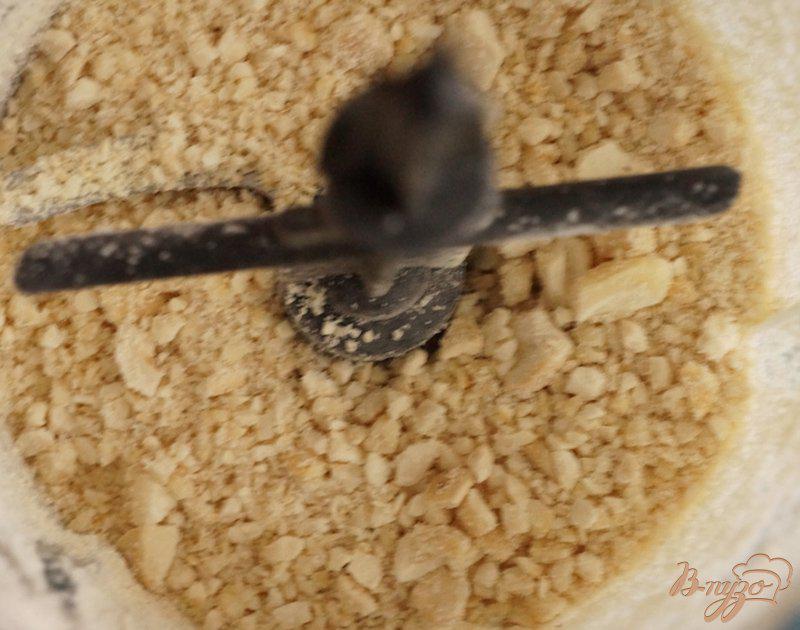 Фото приготовление рецепта: Имбирно-ореховое печенье с рисовой мукой шаг №3