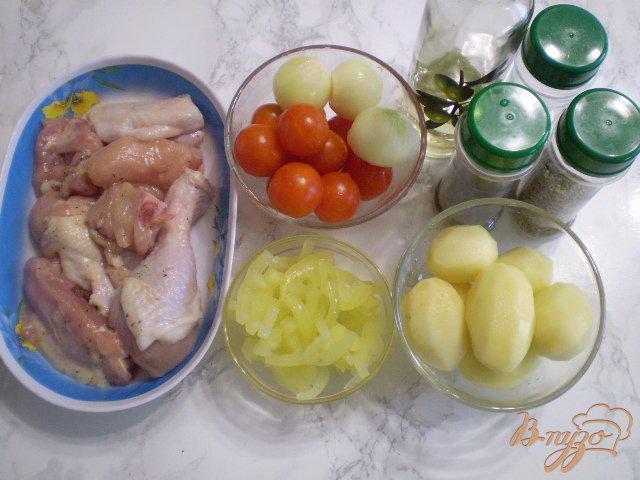 Фото приготовление рецепта: Курица с картофелем и помидорами черри шаг №1