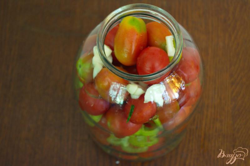 Фото приготовление рецепта: Мамины помидоры на зиму шаг №3