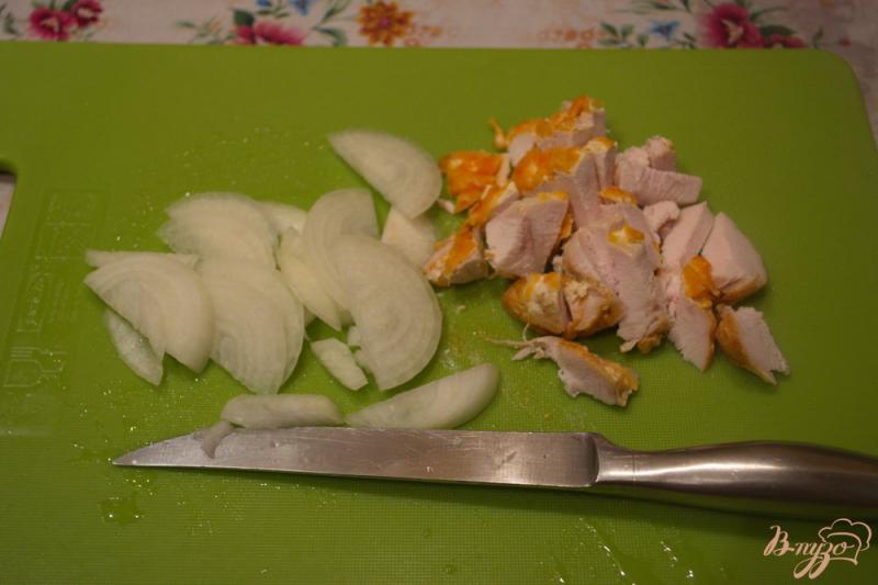 Фото приготовление рецепта: Макароны с соусом и курицей шаг №1