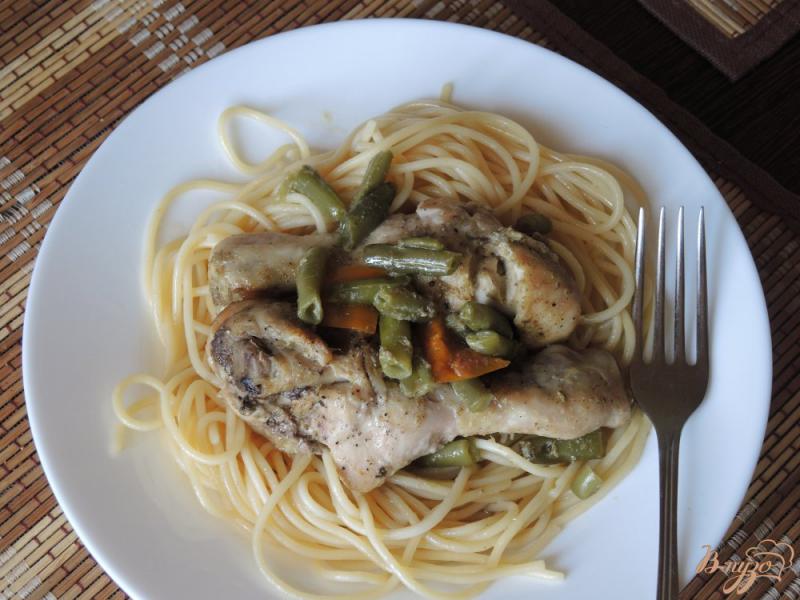 Фото приготовление рецепта: Курица с овощами и пастой карри шаг №10