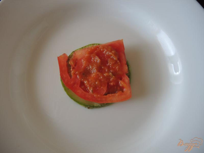Фото приготовление рецепта: Башенки из кабачков и помидоров шаг №7