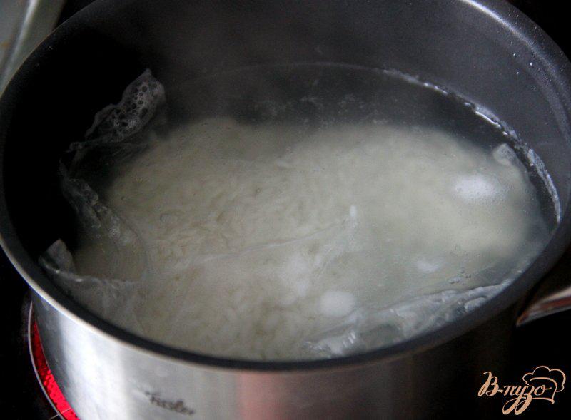 Фото приготовление рецепта: Запеканка из риса,  кабачков и птицы шаг №2