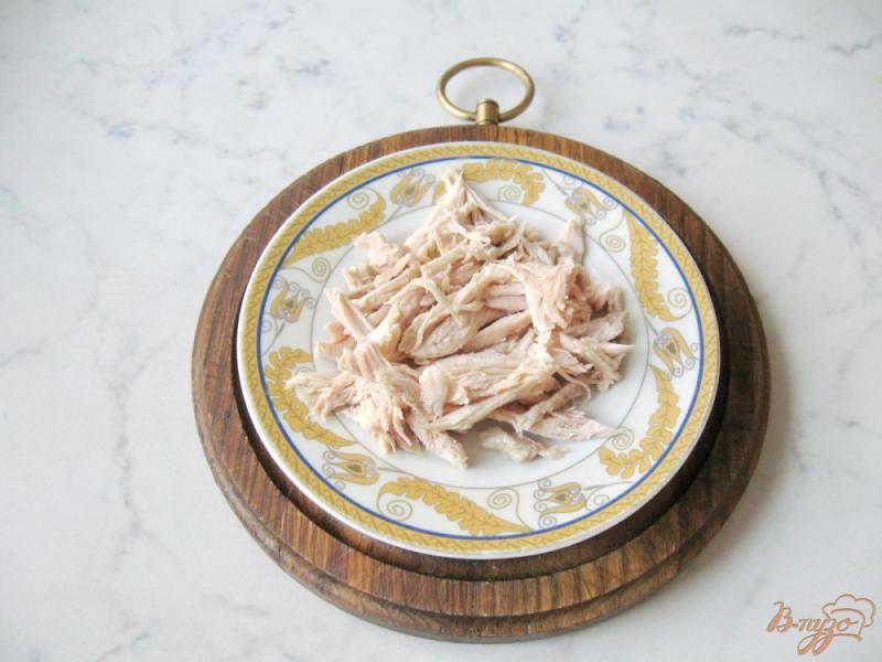 Фото приготовление рецепта: Салат из баклажанов и куриной грудки шаг №4