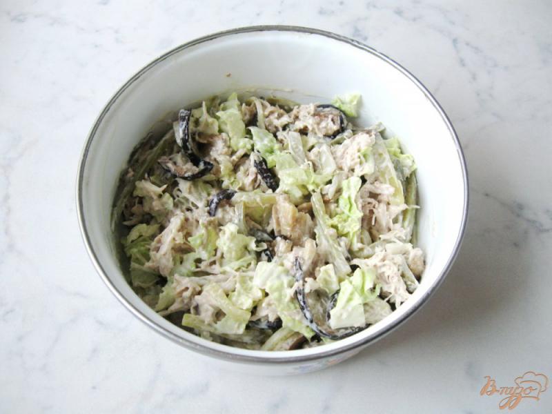 Фото приготовление рецепта: Салат из баклажанов и куриной грудки шаг №8