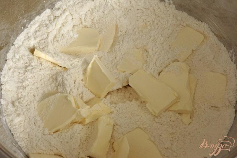 Фото приготовление рецепта: Сырное печенье с имберем шаг №2