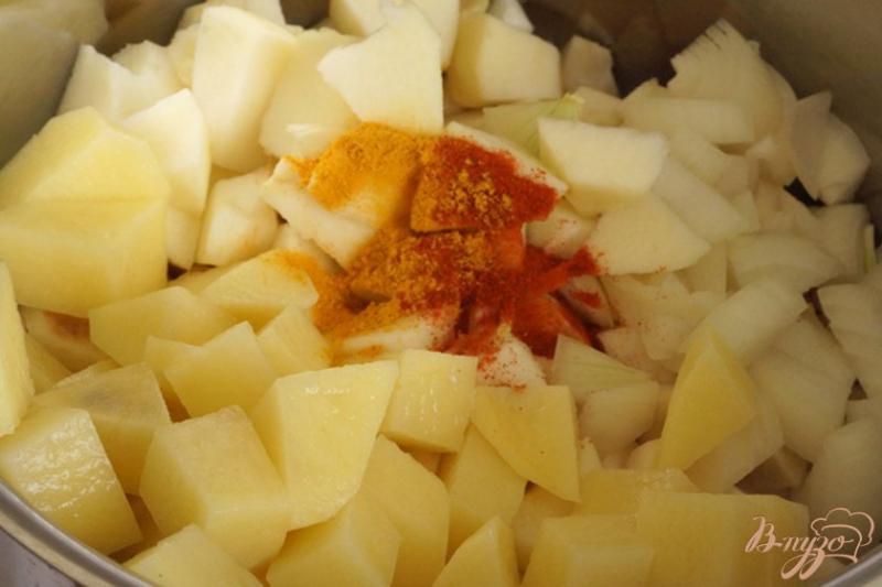 Фото приготовление рецепта: Суп-пюре из сельдерея шаг №5