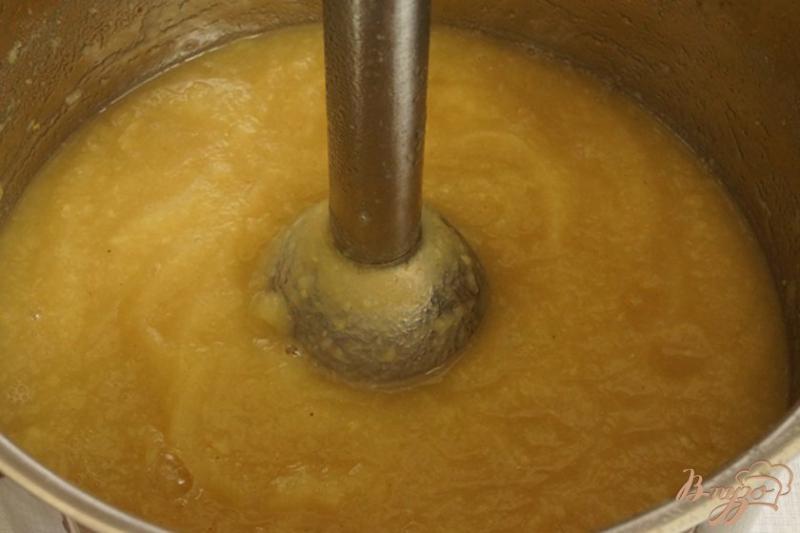 Фото приготовление рецепта: Суп-пюре из сельдерея шаг №6