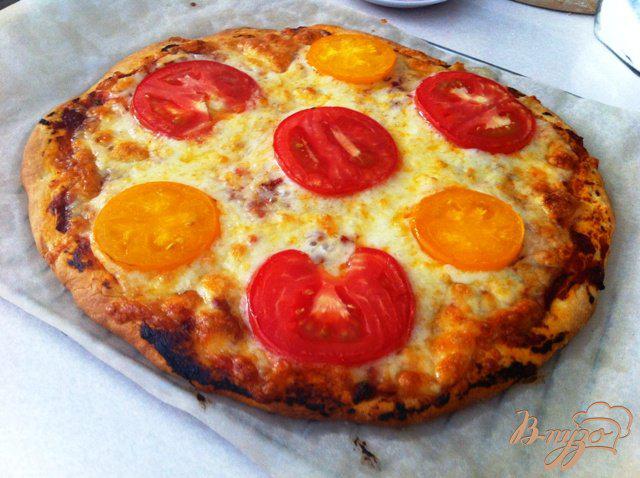 Фото приготовление рецепта: Пицца «Маргарита» шаг №10