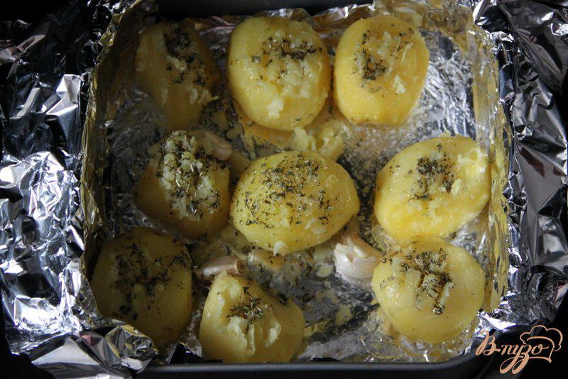 Фото приготовление рецепта: Картофель печеный от Дж.Оливера шаг №4