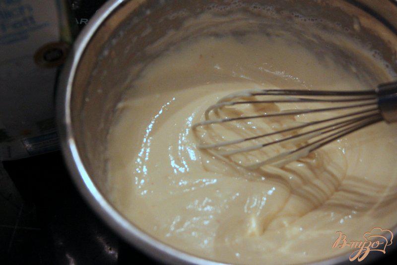 Фото приготовление рецепта: Штрейзельный пирог с творожным сыром и пудингом шаг №4