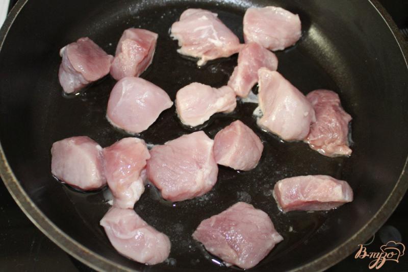 Фото приготовление рецепта: Свинина со сливовой подливой шаг №1