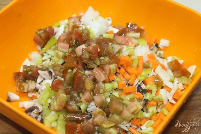 Фото приготовление рецепта: Рис с летними овощами шаг №4