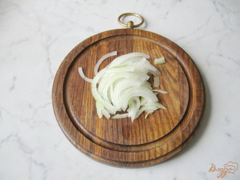 Фото приготовление рецепта: Салат из пекинской капусты с маслинами шаг №5