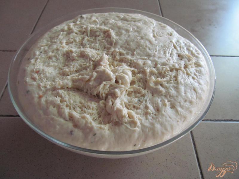Фото приготовление рецепта: Хлеб на воде с прованскими травами шаг №5