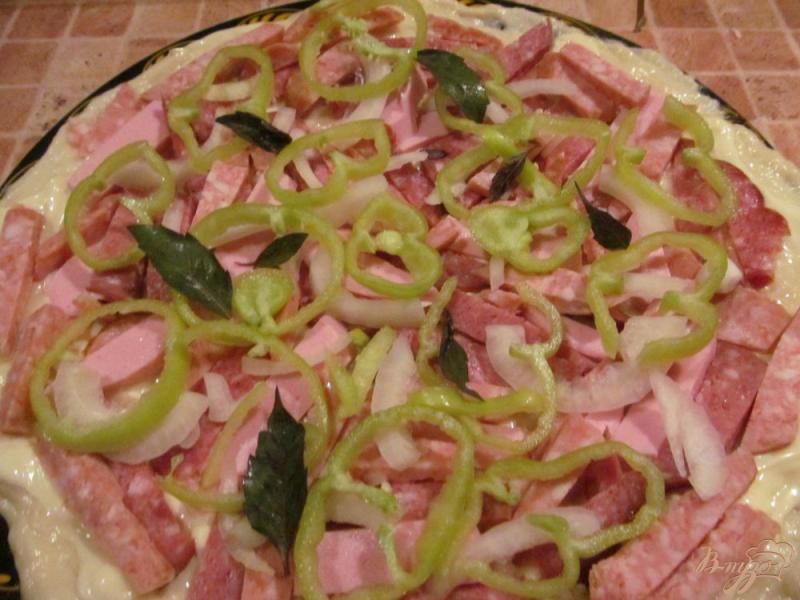Фото приготовление рецепта: Пицца на дрожжевом тесте шаг №7
