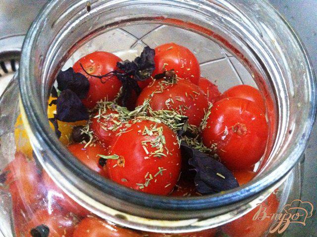 Фото приготовление рецепта: Маринованные помидоры черри шаг №6