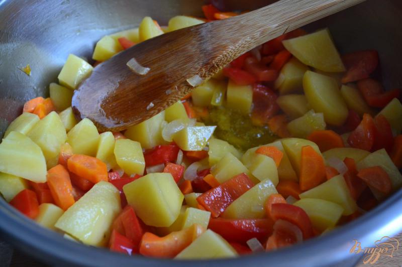 Фото приготовление рецепта: «Жареный» суп со шпинатными клецками шаг №2