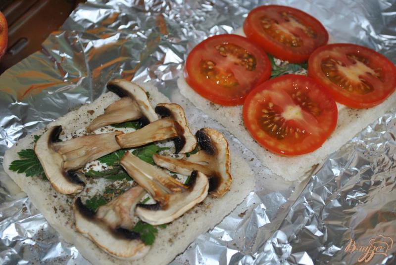 Фото приготовление рецепта: Сендвич с грибами и моцареллой шаг №8