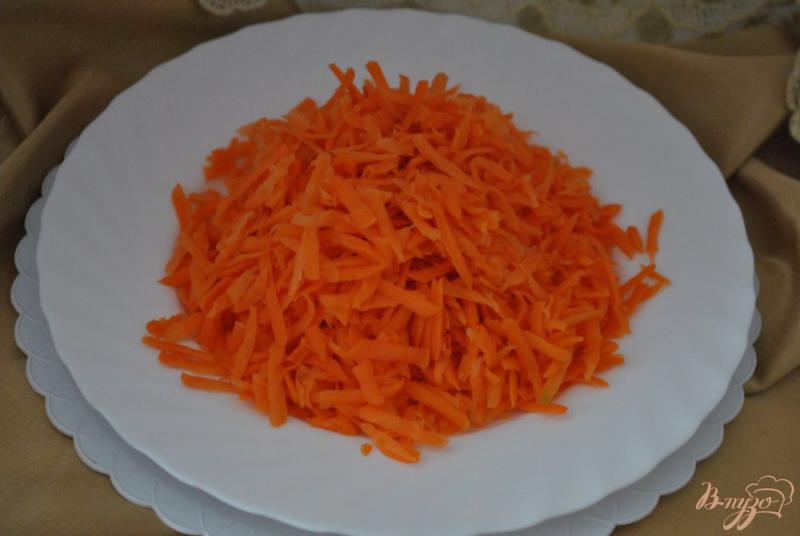 Фото приготовление рецепта: Теплый салат с морковью и печенкой шаг №1