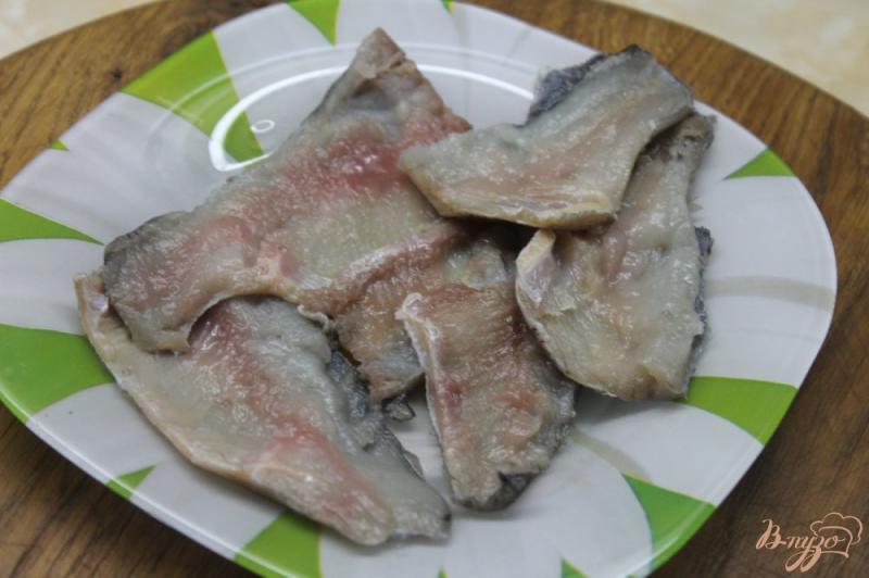 Фото приготовление рецепта: Жареная рыба с соусом к пиву шаг №1