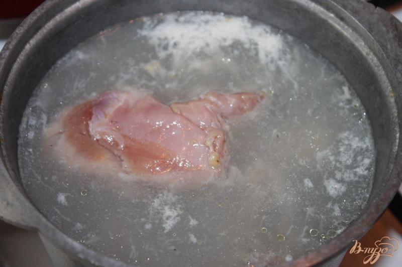 Фото приготовление рецепта: Куриный суп с галушками шаг №1