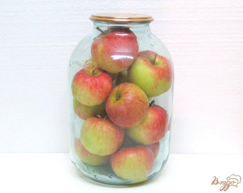 Фото приготовление рецепта: Яблоки в сиропе шаг №2