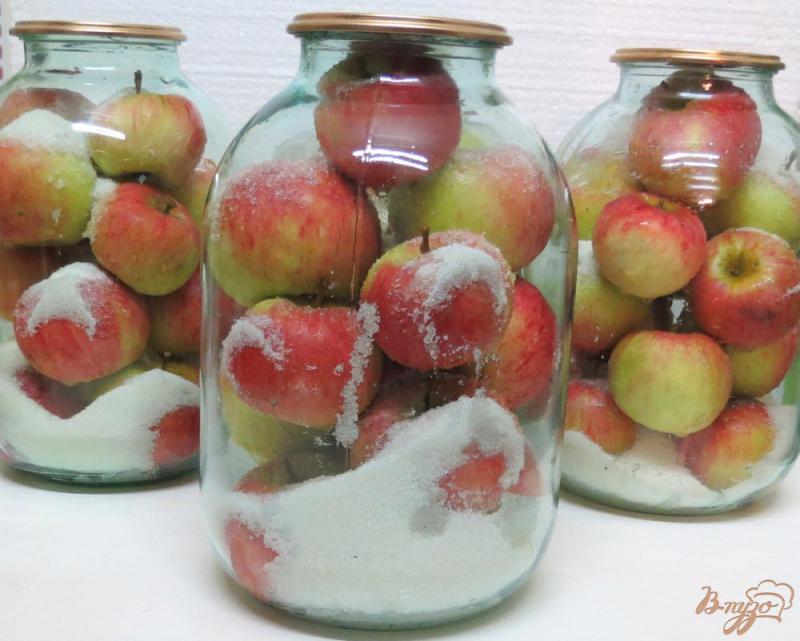 Фото приготовление рецепта: Яблоки в сиропе шаг №3
