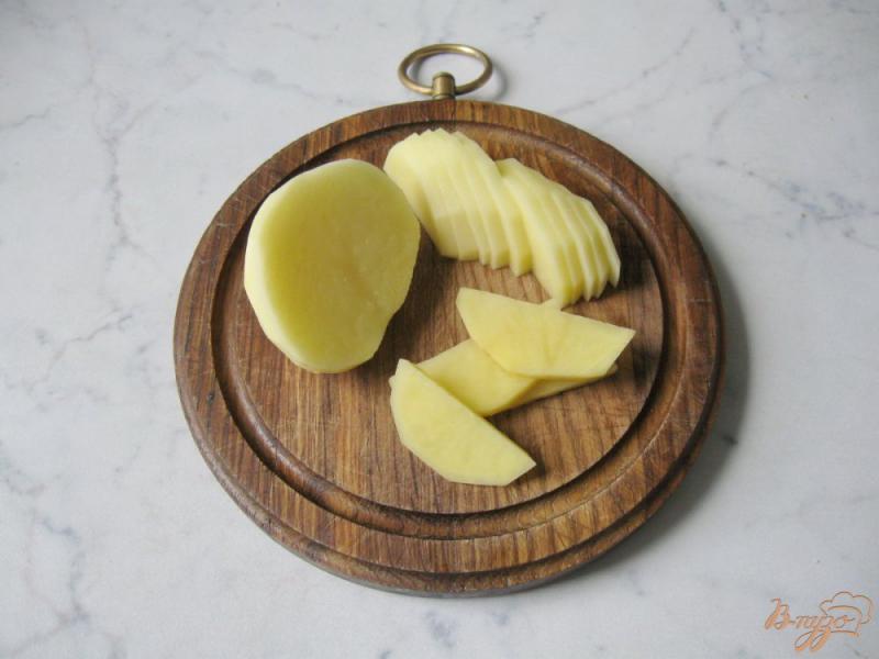 Фото приготовление рецепта: Картофель запечённый с яблоками и цуккини шаг №1