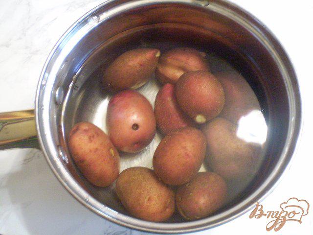 Фото приготовление рецепта: Картофель в духовке шаг №2