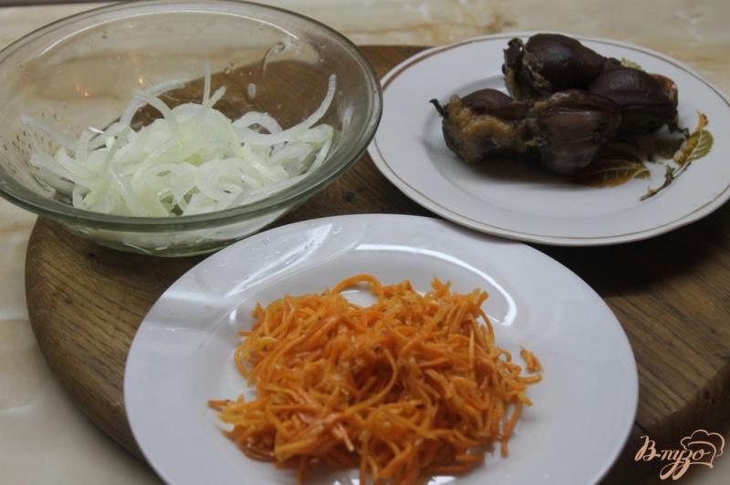 Фото приготовление рецепта: Салат с субпродуктами шаг №2