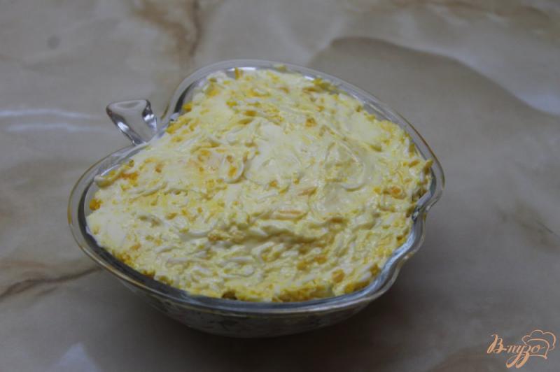 Фото приготовление рецепта: Салат с копченой колбасой и отварным картофелем шаг №7