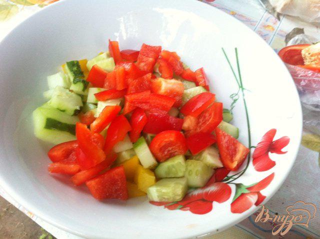 Фото приготовление рецепта: Салат овощной с брынзой шаг №3