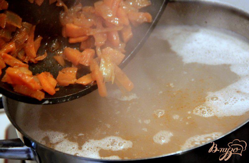 Фото приготовление рецепта: Простой суп с гречкой шаг №5