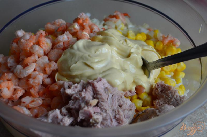 Фото приготовление рецепта: Салат с отварной кукурузой и рисом шаг №5