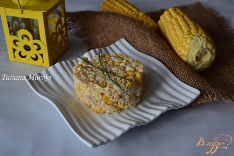 Фото приготовление рецепта: Салат с отварной кукурузой и рисом шаг №6