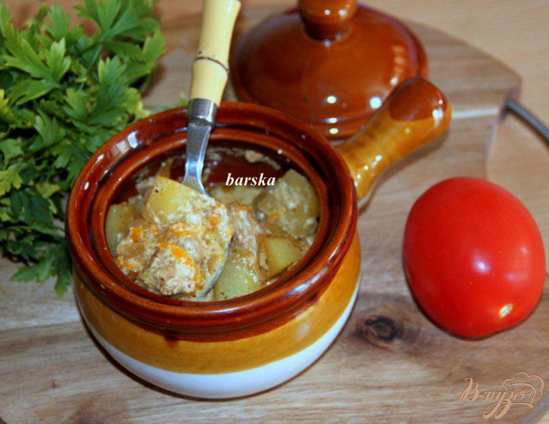 Фото приготовление рецепта: Горшочки со свининой и картофелем в сливочно-горчичном соусе шаг №9
