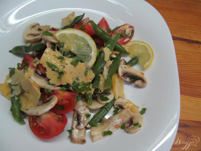 Фото приготовление рецепта: Салат из фасоли с грибами шаг №5