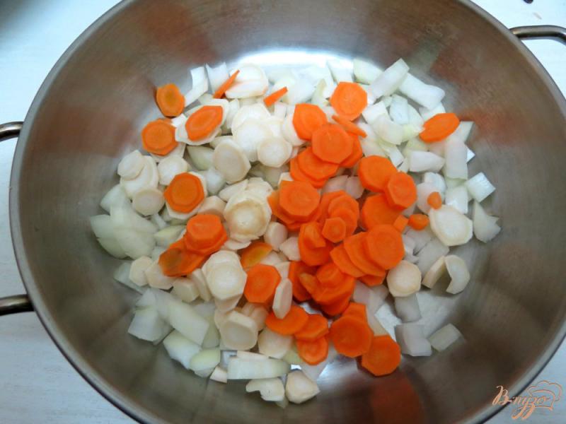 Фото приготовление рецепта: Щи со свежей капусты шаг №2