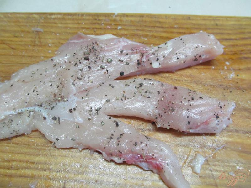 Фото приготовление рецепта: Куриное филе с овощами шаг №2
