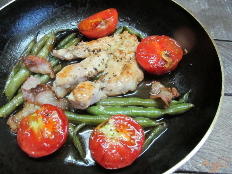 Фото приготовление рецепта: Куриное филе с овощами шаг №7