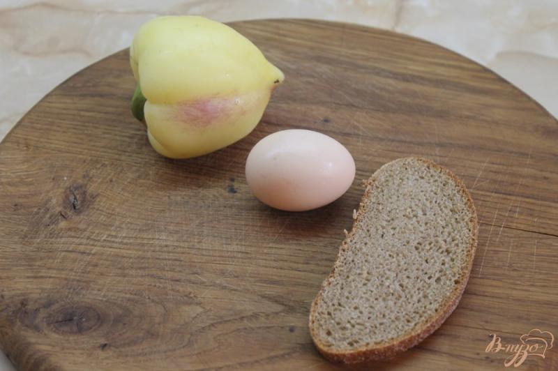 Фото приготовление рецепта: Яичница глазунья на завтрак шаг №1