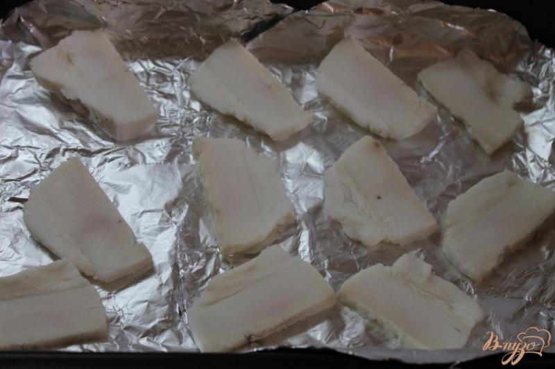 Фото приготовление рецепта: Картофель с овощами и сыром жаренные в духовке шаг №2