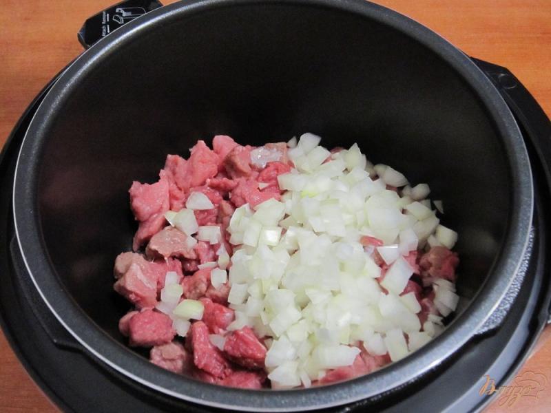 Фото приготовление рецепта: Гуляш из говядины в мультиварке шаг №5