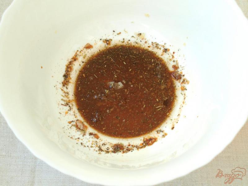 Фото приготовление рецепта: Картошка запечённая в соевом соусе шаг №2