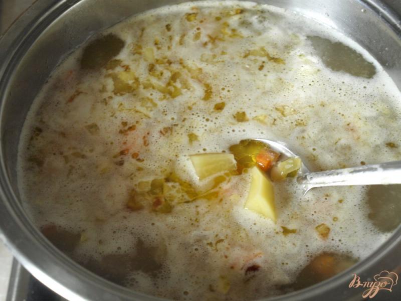 Фото приготовление рецепта: Суп с говядиной и фасолью шаг №5