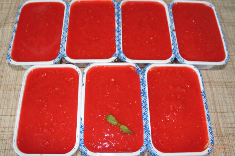 Фото приготовление рецепта: Сладкий кетчуп замороженный на зиму шаг №6
