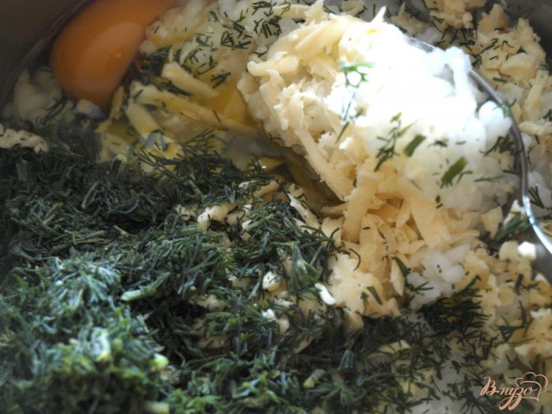 Фото приготовление рецепта: Рисовая запеканка с лососем и стручковой фасолью шаг №4